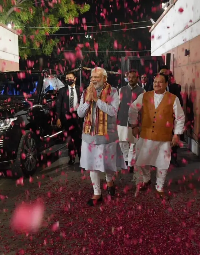 मोदी के साथ नड्डा