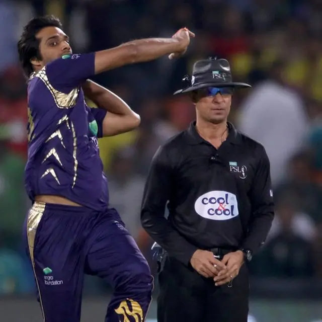 حفیظ 24 اور تمیم 27 پر آؤٹ ہوئے۔