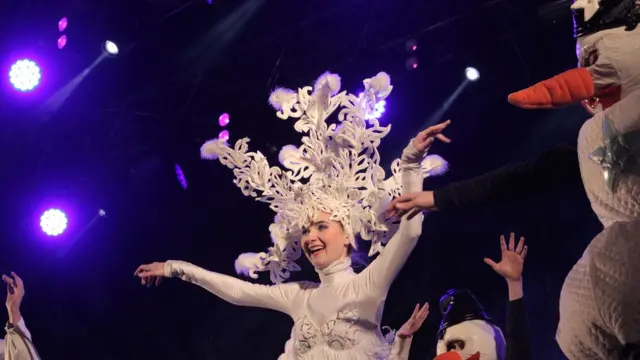 Запалення новорічної ялинки на майдані Свободи у Харкові