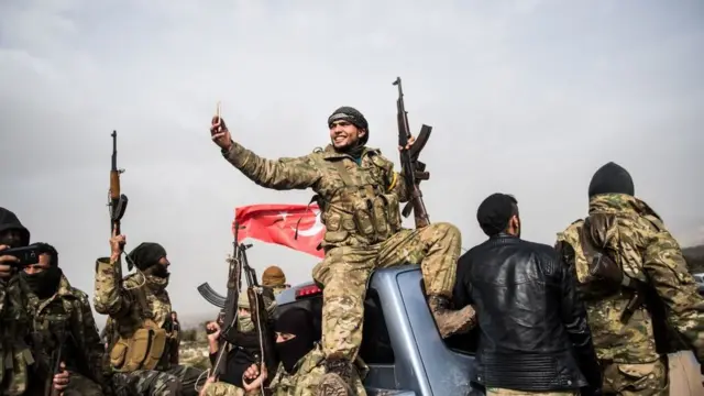 Протурецькі повстанці, які беруть участь в боях за Афрін