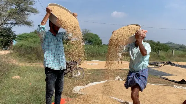 రైతులకు పంట పండించడం ఒక ఎత్తయితే, దాన్ని అమ్ముకోవడం మరొక ఎత్తుగా మారింది.