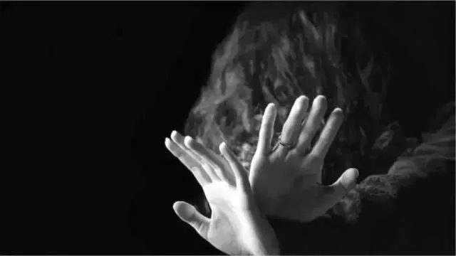 મારી સગી માં વેશ્યાવૃત્તિ કરાવતી, મને 12 લાખમાં વેચવાની હતી