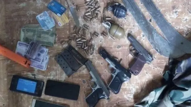 Bakka ajjeechaan raawwatetti wantoota poolisiin to'adhe jedhe keessaa shugguxii, bombiifi kaan ni jiru