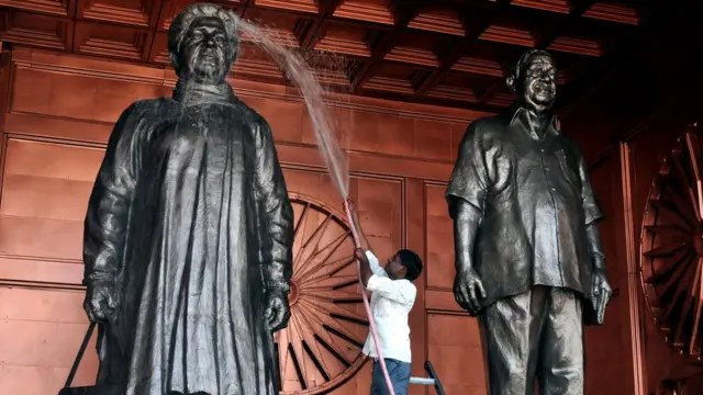 मायावती पुतळा