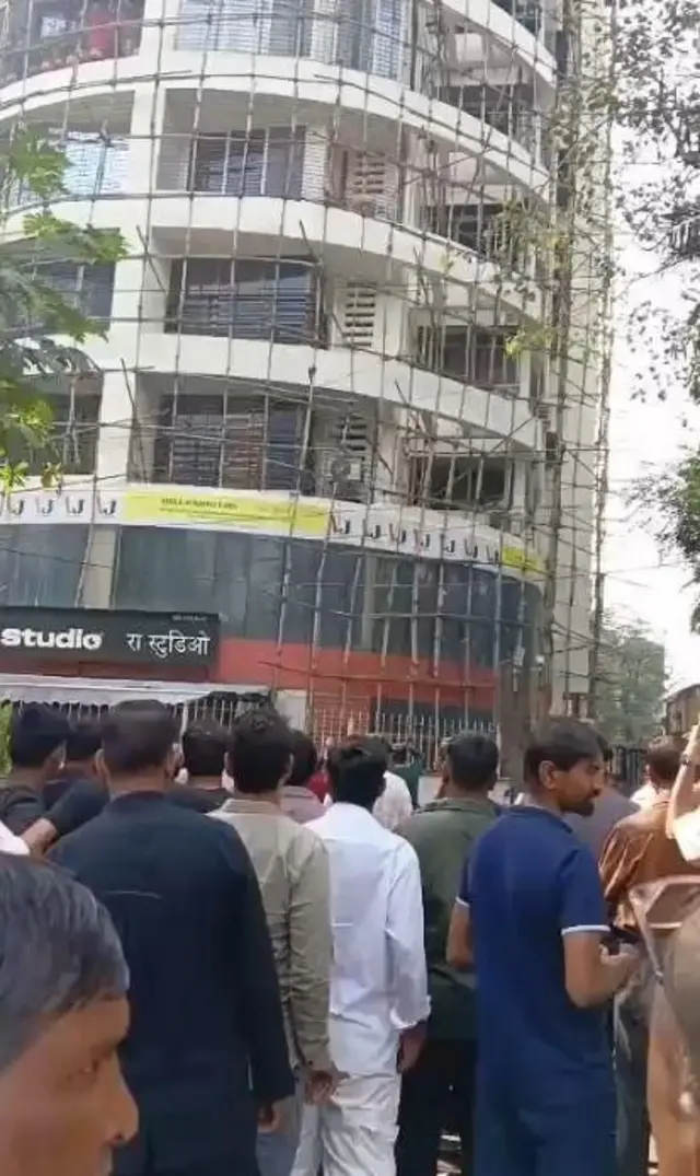 ముంబయి, పోవాయ్