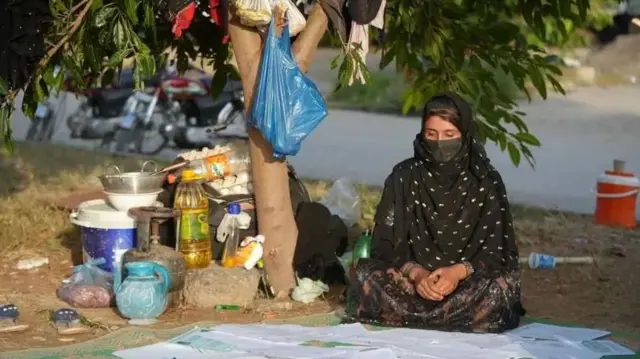 Nastana alikimbia Afghanistan na karatasi zake za talaka