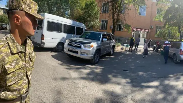 Кырсыктаган курсанттардын төртөө нейротрамватология бөлүмүндө жатат