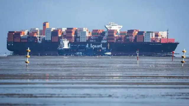 कतिपय सिपिङ कम्पनीहरूले स्ट्रेट अफ होर्मुज खोल्ने निर्णयको स्वागत गरेका थिए