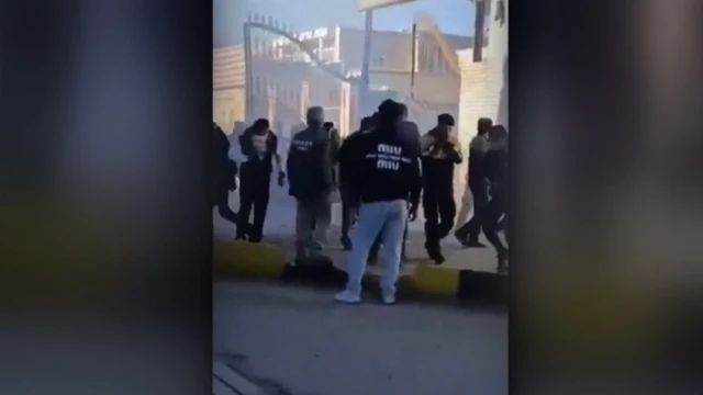 ઈરાનમાં સુરક્ષાકર્મી અને પ્રદર્શનકારીઓ વચ્ચે ઘર્ષણ, એકનું મોત – ન્યૂઝ અપડેટ