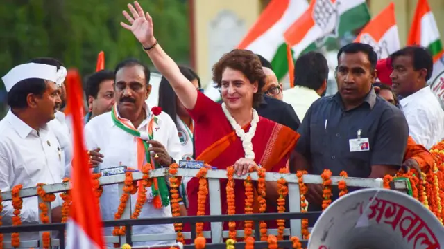  प्रियंका गांधी 