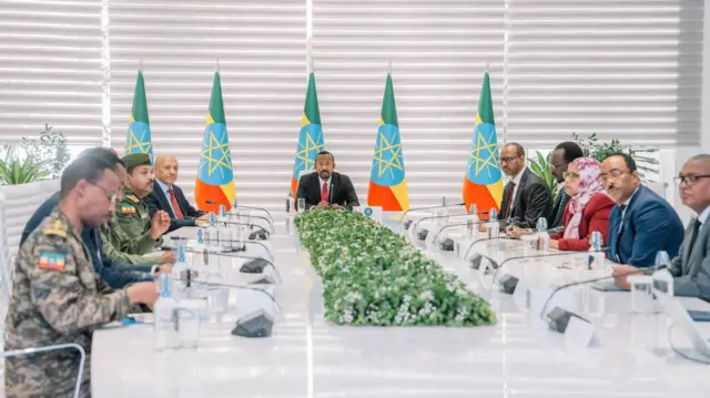 ጠቅላይ ሚኒስትር ዐቢይ በስብሰባው ላይ እና የፌደራል መንግስት ከፍተኛ አመራሮች