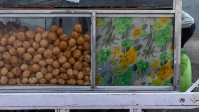 Porno urushlar 1941-1945 Qozondagi fohishani chaqiring