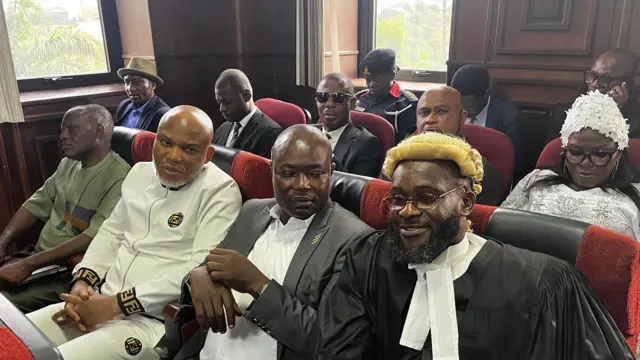Nnamdi Kanu na ndị ọkaiwu ya 
