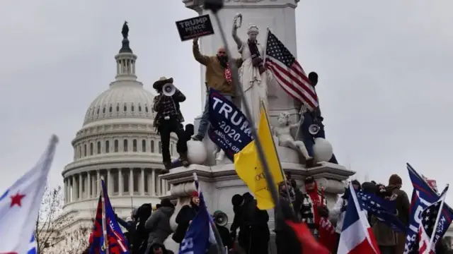 Weerarkii taageerayaasha Trump ee Capitol