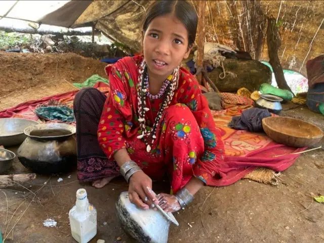 बालबालिकाहरू उमेर अनुसार भान्साको काम गर्ने गर्छन्।