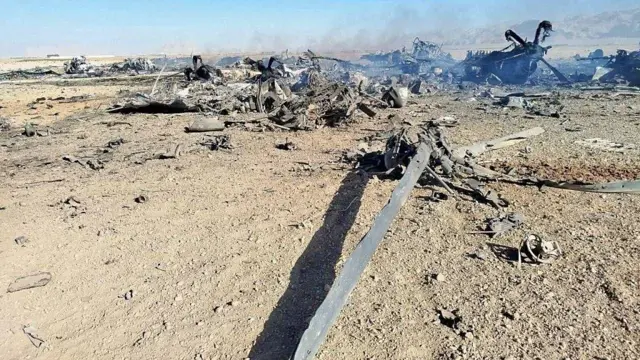 ایرانی حکومت کی جانب سے جاری تصویر ملبہ دکھایا گیا ہے جسے ایرانی امریکی فوجی ہیلی کاپٹر کا ملبہ قرار دے رہے ہیں