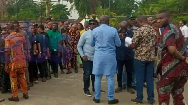 Ndị 'delegate' kwụụ n'ahịrị