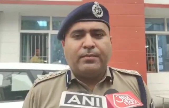 बेगूसराय के पुलिस अधीक्षक मनीष 