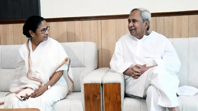 नवीन पटनायक और ममता बनर्जी