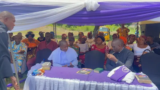 Ebe a na-akwa ozu Mr. Ibu