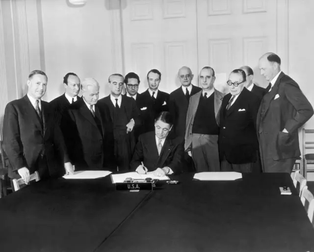 در ۲۲ اکتبر ۱۹۵۲، یونان و ترکیه به عضویت سازمان پیمان آتلانتیک شمالی پذیرفته شدند