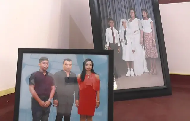 තෙරේසා පිරිස්ගේ දරු මුණුපුරන්