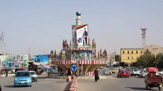 شهر پلخمری در تقاطع بزرگ راه‌های شمال و شمالشرق واقع شده