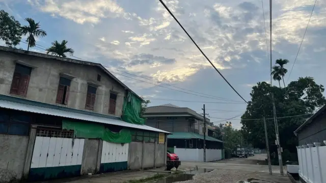 မတ်လ ၂၀ရက် ညနေပိုင်း မအူပင်မြို့