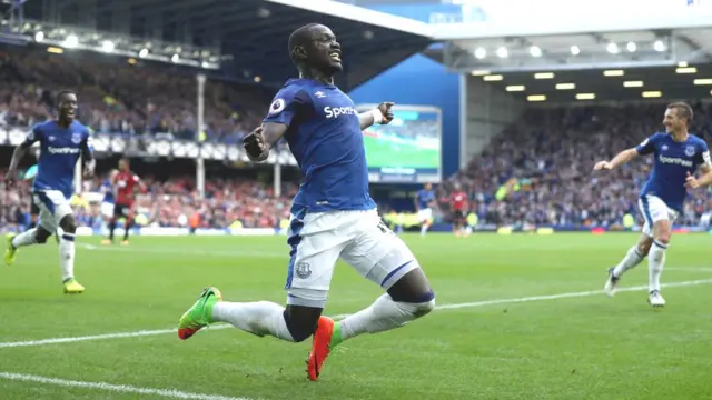 Le sénégalais Oumar Niasse a inscrit un doublé avec Everton face à Bournemouth ( victoire 2-1)