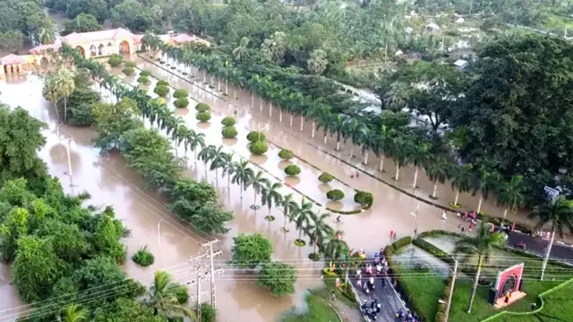 அம்பாறை மாவட்டத்தைப் புரட்டிப் போட்டுள்ள வெள்ளம்