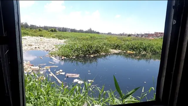 Janelasites de apostas legalizadosmoradora da Vila Aymoré tem vista para o rio Tietê