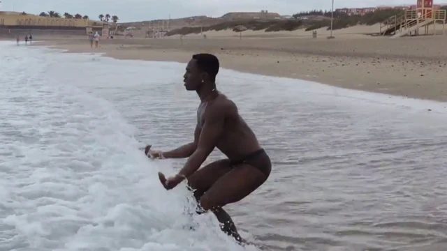 Emmanuel Luka Musa wen e do 'Dance with di waves'