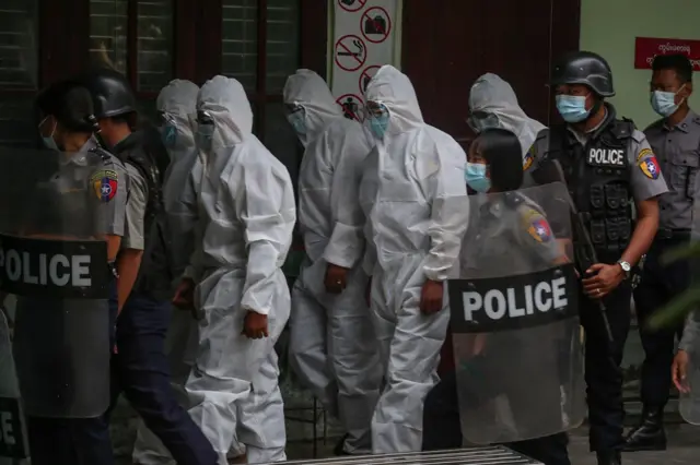 ပါတီ ဥက္ကဋ္ဌ ဦးကျော်မြင့်ကို ထောင်ပြေးမှုနဲ့ အောက်တိုဘာလ ၂၀ ရက် မှာ မန္တလေးမြို့ ချမ်းအေးသာစံ မြို့နယ် တရားရုံးမှာ တတိယ အကြိမ် ရုံးထုတ် စစ်ဆေး