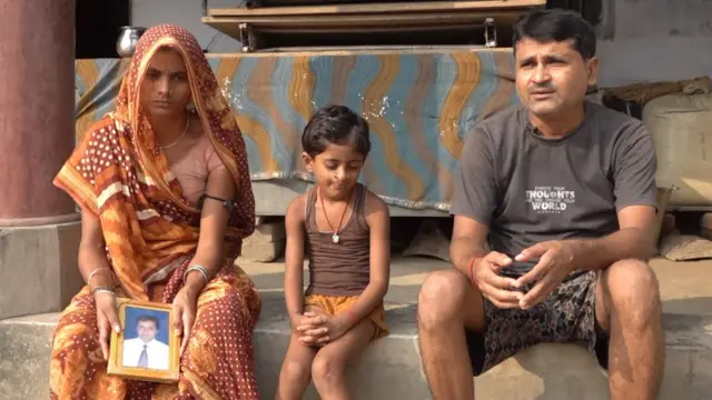 सत्तर गांव की रहने वाली भारती के पति की छह महीने पहले ही कैंसर से मौत हुई है