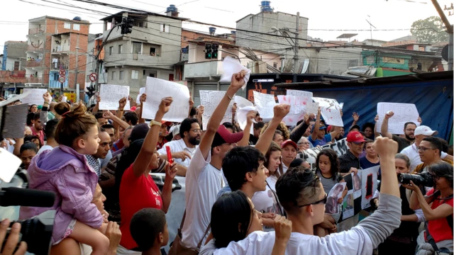 Manifestantesblaze blaze jogoParaisópolis