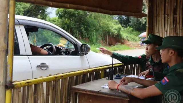 ၂၀၂၅ ခုနှစ် ဩဂုတ်လအစပိုင်းတုန်းက ရှမ်းမြောက်က စစ်ဆေးရေးဂိတ်တစ်ခုမှာ တွေ့ရတဲ့ MNDAA တပ်ဖွဲ့ဝင််တချို့ 