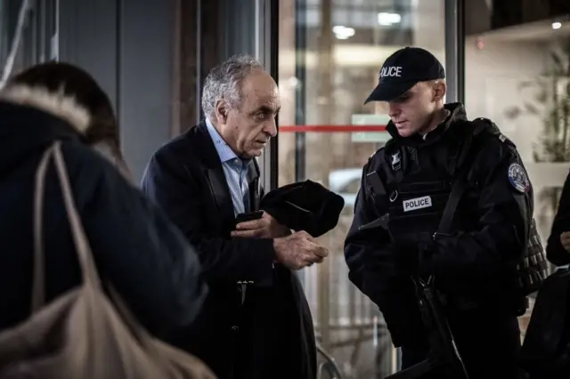 لماذا أفرج عن ساركوزي، وهل يعيده شبح القذافي إلى السجن؟