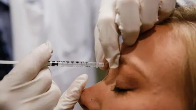 షెఫాలీ జరివాలా, కరీనా కపూర్, మల్లికా శెరావత్, యాంటీ ఏజింగ్ ట్రీట్‌మెంట్, బొటాక్స్ ఇంజెక్షన్లు