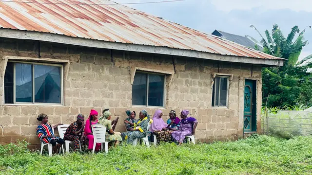 Ile Bobo B ati awọn to n daro iku rẹ