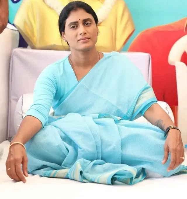 એપીસીસીના પ્રમુખ વાય એસ શર્મિલા રેડ્ડી