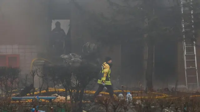 การตกของเฮลิคอปเตอร์สร้างความเสียหายอย่างมากต่อโรงเรียนอนุบาลและอาคารที่พักอาศัยหลายแห่ง