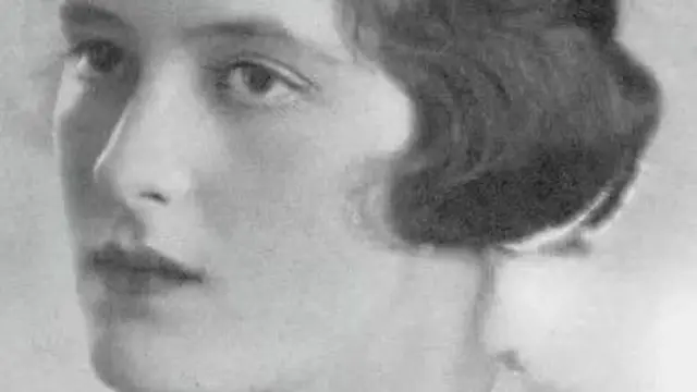  కర్జన్‌కు ఐరీన్, సింథియా, అలెగ్జాండ్రా అనే ముగ్గురు కూతుళ్లున్నారు.