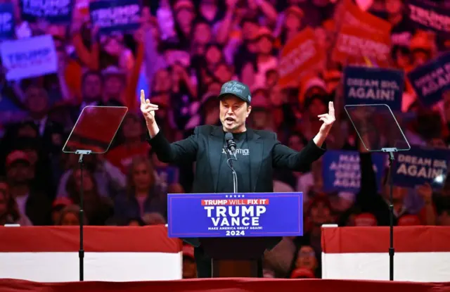 Elon Musk fala em evento de campanha de Trump 