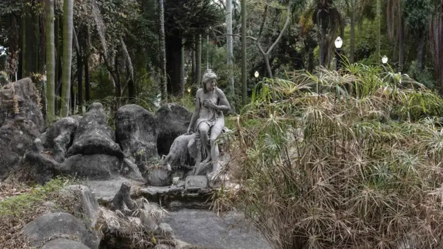 Estátua no parque Jardim da Luz, no centroesportiva bet bônusSão Paulo