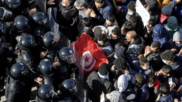 Ranar Talata 'yan sandan Tunisia sun hana masu zanga-zangar kyamar gwamnati isa majalisar dokokin kasar