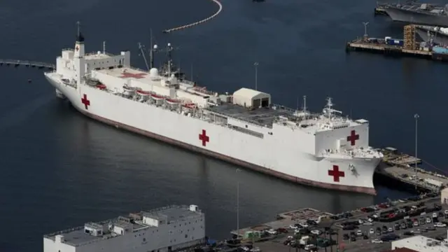 السفينة USNS Mercy
