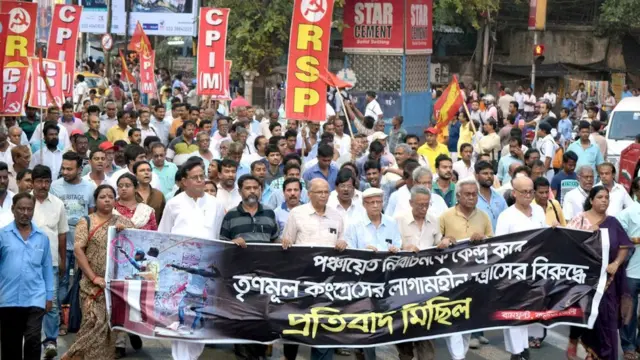 बंगाल में विपक्ष का विरोध प्रदर्शन