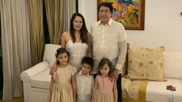 Conrado Potenciano with his children