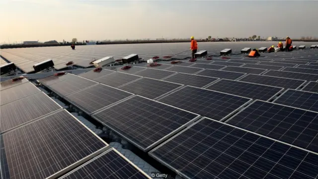 太阳能现已成为拉丁美洲、亚洲、非洲许多家庭最便宜的电力来源。