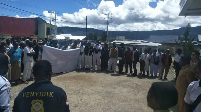 Papua, konflik, militer